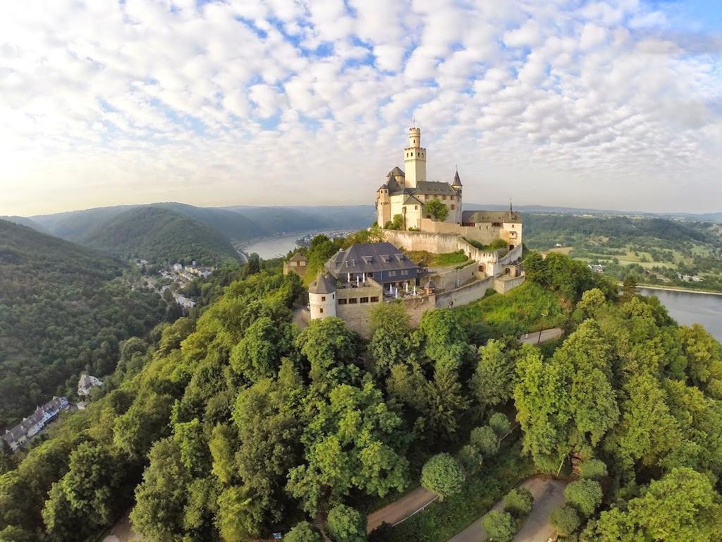 Ferienwohnungen Haus Am Wuerzlaysteig Lehmen Bagian luar foto