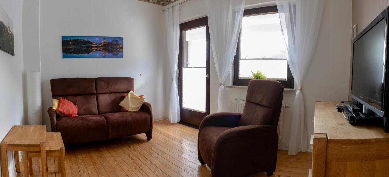 Ferienwohnungen Haus Am Wuerzlaysteig Lehmen Bagian luar foto